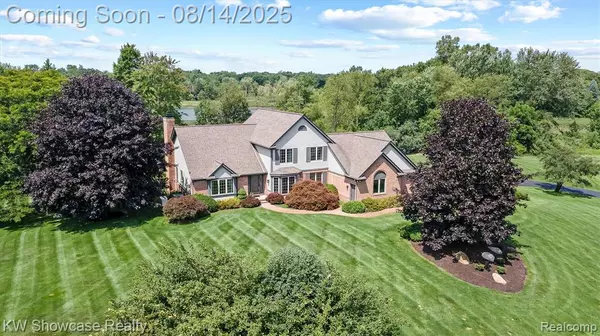 5265 Oak Hill Trail, Commerce Twp, MI 48382
