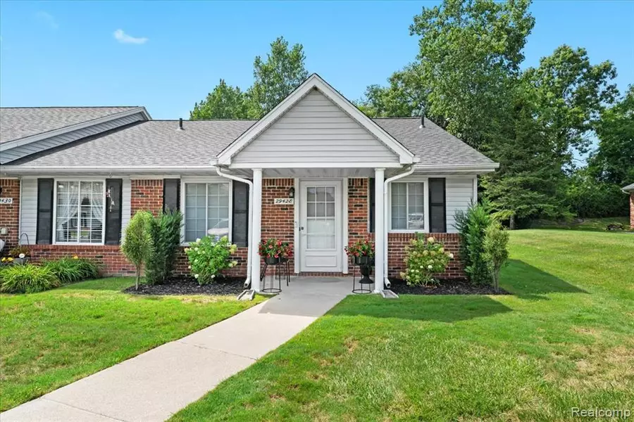 29428 Pendleton Club Drive, Farmington Hills, MI 48336