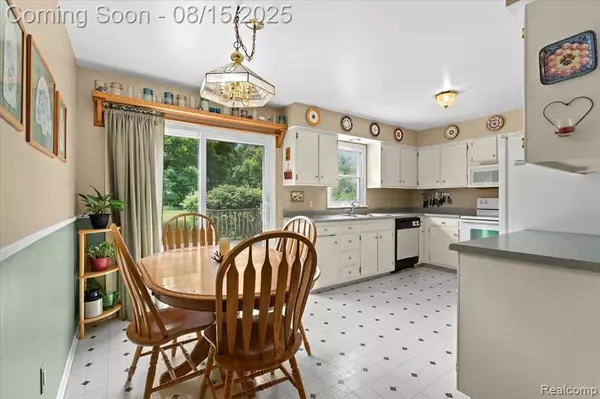 Fenton, MI 48430,6460 Hogan Road