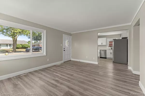 Riverview, MI 48193,18572 Hinton Street