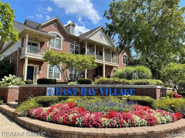 428 Boardwalk Drive, Walled Lake, MI 48390
