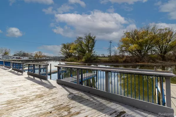 Mount Clemens, MI 48043,240 N RIVER Road