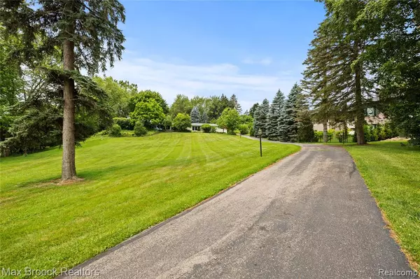 Bloomfield Hills, MI 48302,5340 Franklin Road