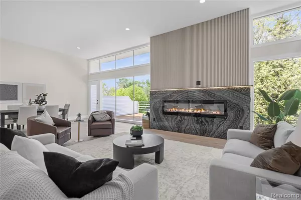 Bloomfield Hills, MI 48302,1752 Alexander Drive