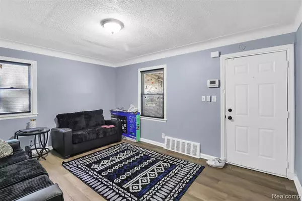 Detroit, MI 48228,7776 Mettetal Street