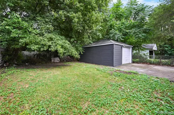 Detroit, MI 48228,7484 Clayburn Street