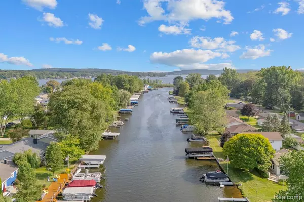 Pinckney, MI 48169,11026 Colony Road