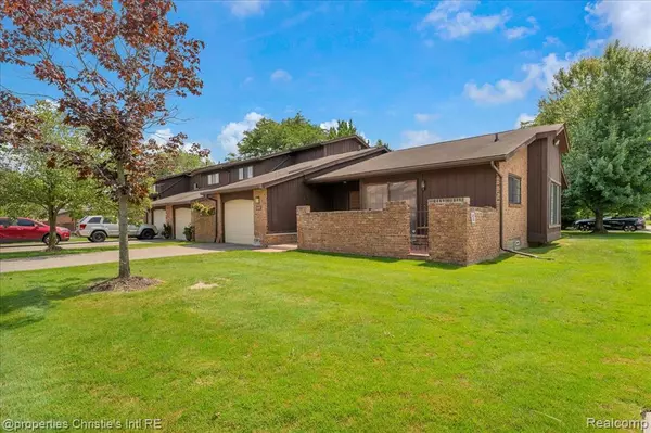 Southfield, MI 48033,26216 Summerdale Drive