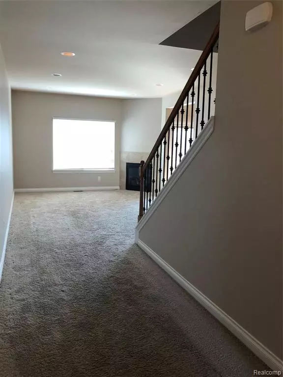 New Baltimore, MI 48047,29126 TIMBER WOODS Drive