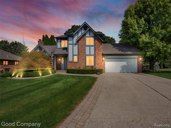567 Kentucky Drive, Rochester Hills, MI 48307