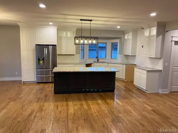 Oxford, MI 48371,5873 SARATOGA Drive