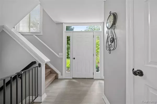 Waterford, MI 48329,2380 Lansbury Drive