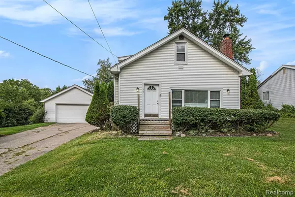 Waterford, MI 48328,371 Hillcliff Drive