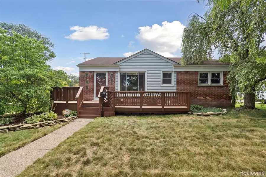 31021 Hathaway Street, Livonia, MI 48150