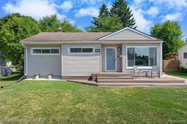 Fenton, MI 48430,832 Southwood Drive
