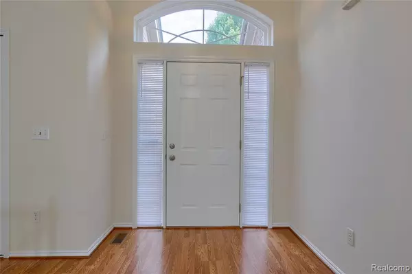 Sterling Heights, MI 48314,4434 Honeysuckle Drive