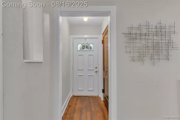 Saint Clair Shores, MI 48080,21612 Harper Lake Avenue