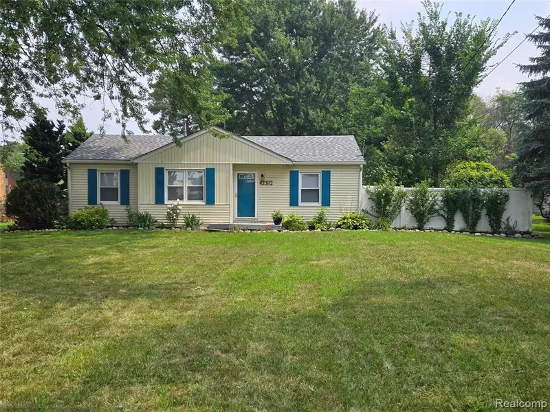 43982 North Avenue, Clinton Twp, MI 48036