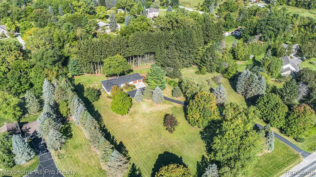 7195 Curtis Road, Northville, MI 48168