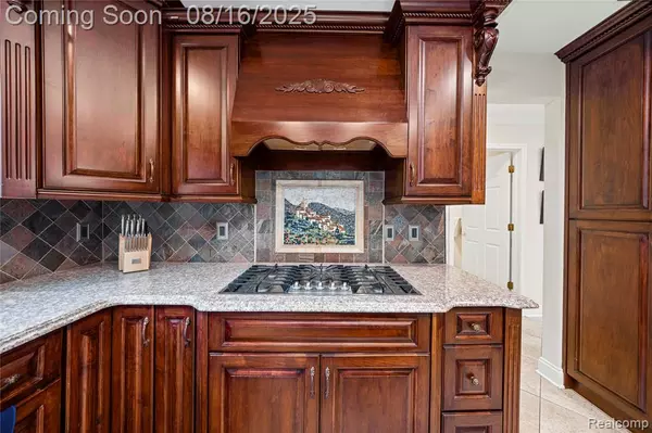 Commerce Twp, MI 48382,2741 Greenlawn Avenue