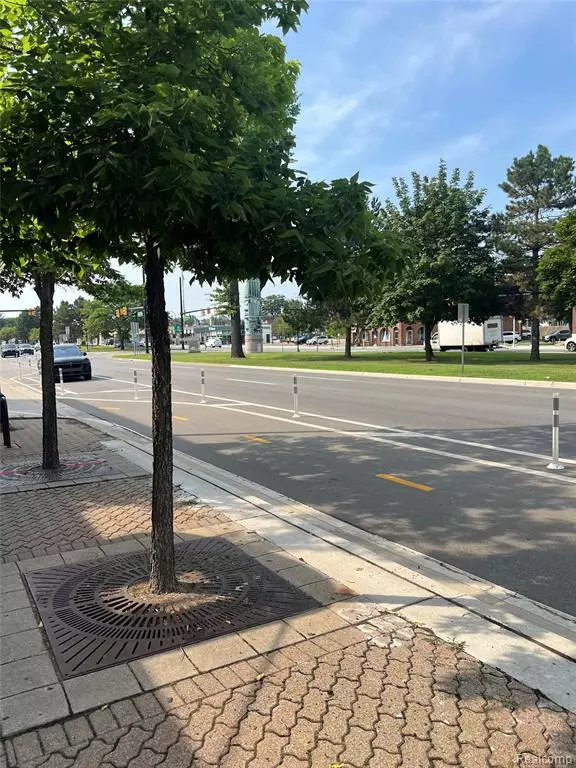 Ferndale, MI 48220,23150 woodward