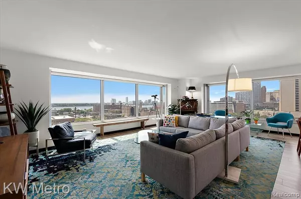 1300 E Lafayette Street, Detroit, MI 48207