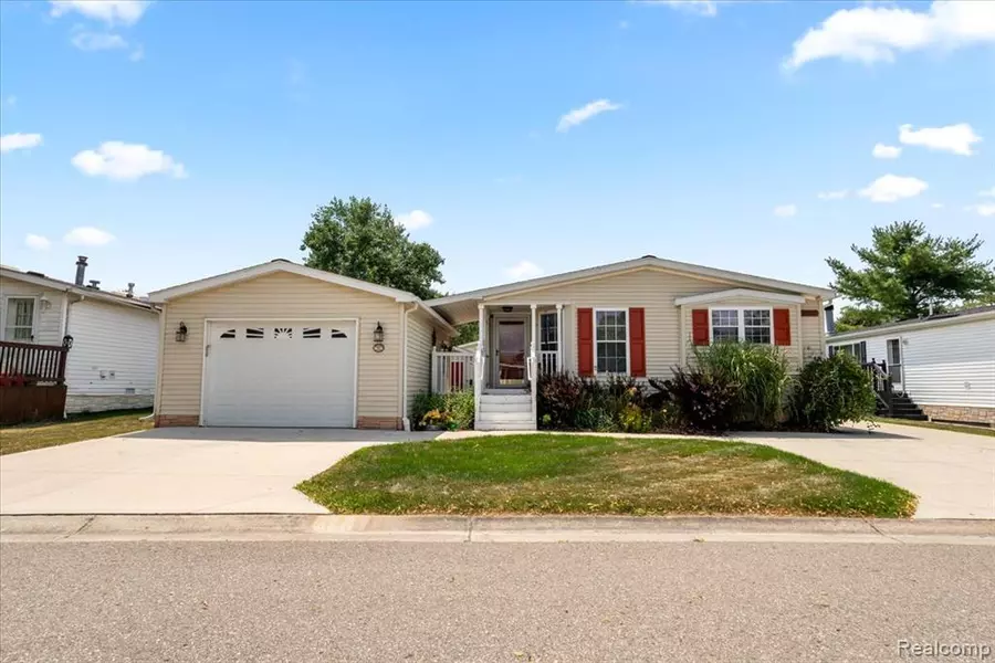 4497 Wynnwood Drive, Howell, MI 48843