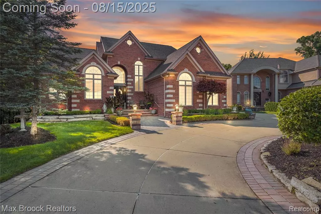 West Bloomfield, MI,5679 Branford Drive