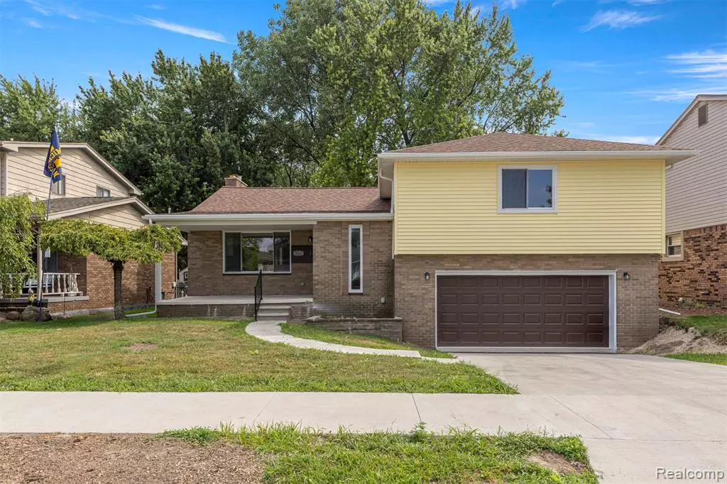 Lincoln Park, MI 48146,367 SHORE Drive