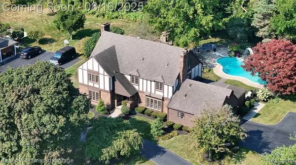 22491 Walsingham Drive, Farmington Hills, MI 48335