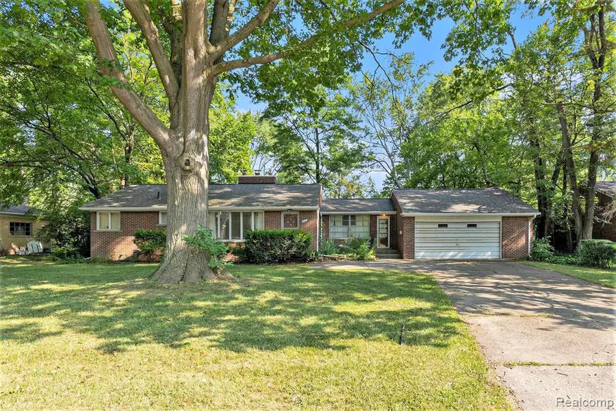 306 W 13 Mile Road, Royal Oak, MI 48073
