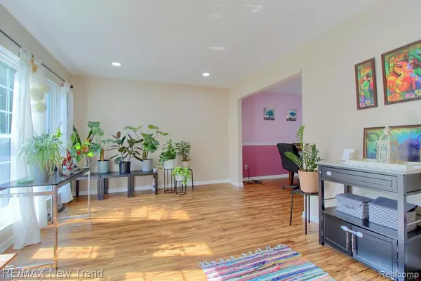 Novi, MI,24801 JAMESTOWNE Road