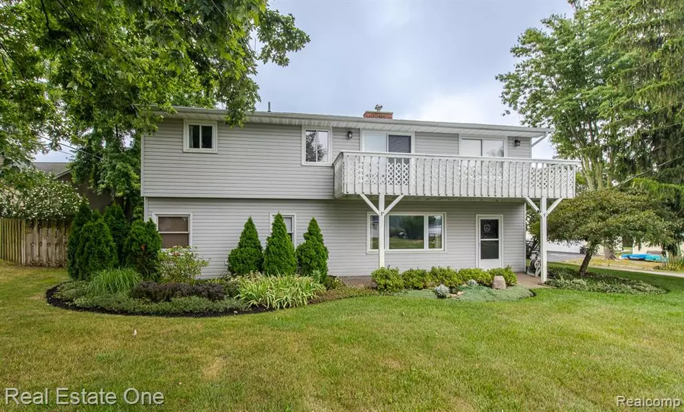 8640 Lakeview Boulevard, Clarkston, MI 48348
