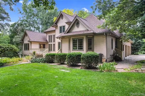 Pinckney, MI 48169,9065 Moonlight Bay