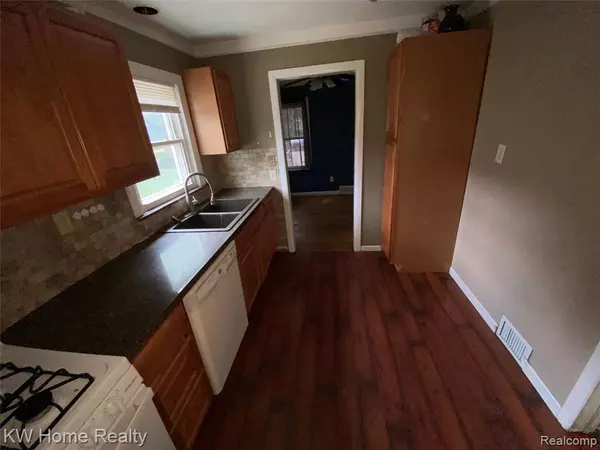 Redford, MI 48239,9636 Centralia