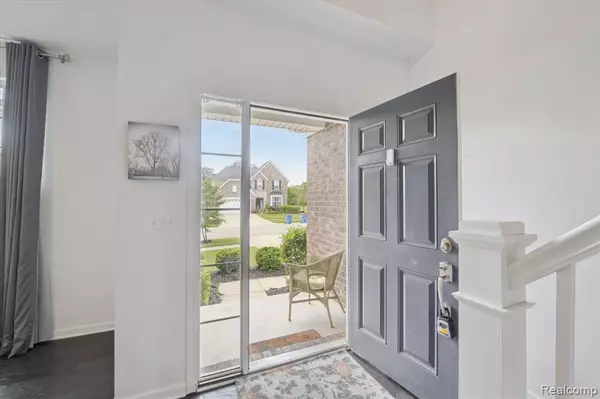 Ypsilanti, MI 48198,1928 Frances Way