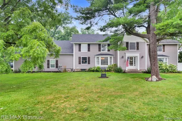 Howell, MI 48855,1907 Oak Grove Road