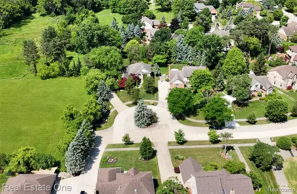 Troy, MI 48085,158 TELFORD Drive