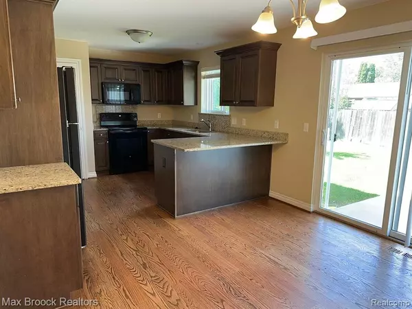 Troy, MI 48083,1049 BIRCHWOOD Drive