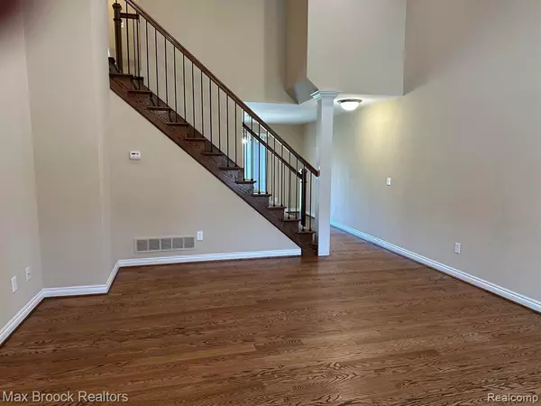 Troy, MI 48083,1049 BIRCHWOOD Drive