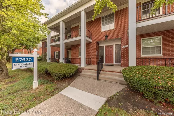 Farmington Hills, MI 48334,27630 W Echo Valley