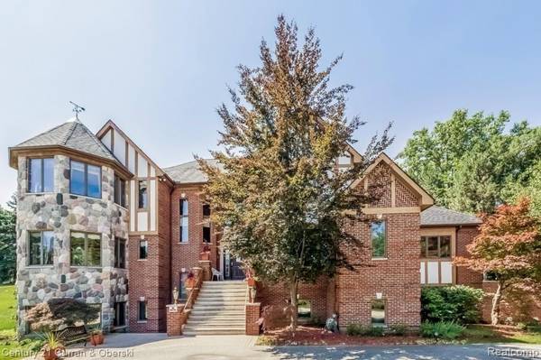 31085 ESTATE WOODS Court, Farmington Hills, MI 48331
