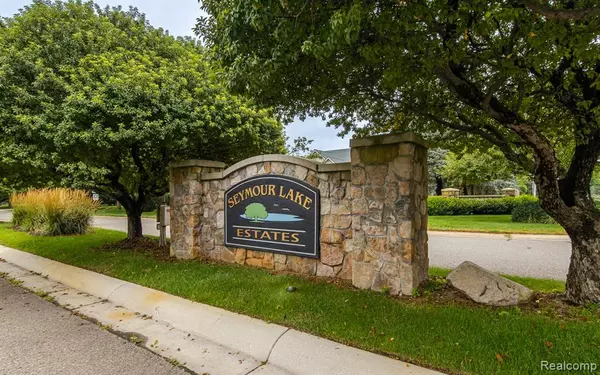Clarkston, MI 48348,229 Maplewood Drive
