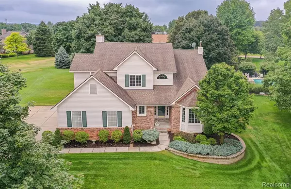 Clarkston, MI 48348,229 Maplewood Drive