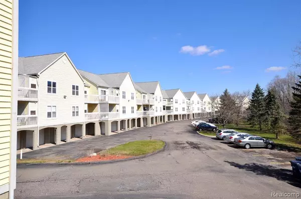 Ann Arbor, MI 48104,2225 S Huron Parkway