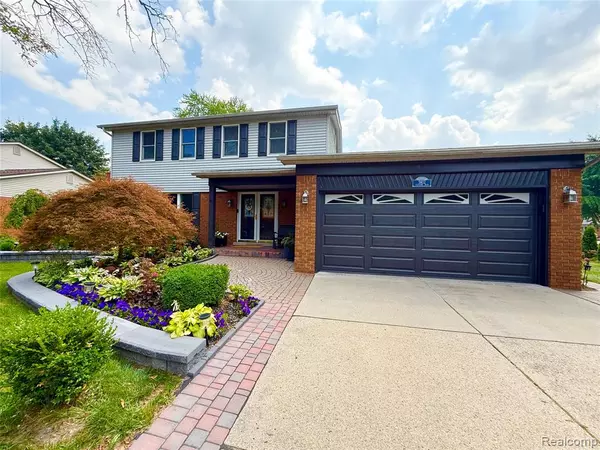Troy, MI 48085,5902 Cliffside Drive