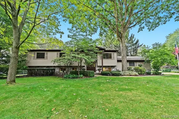 5375 Prentis Road, Waterford, MI 48327