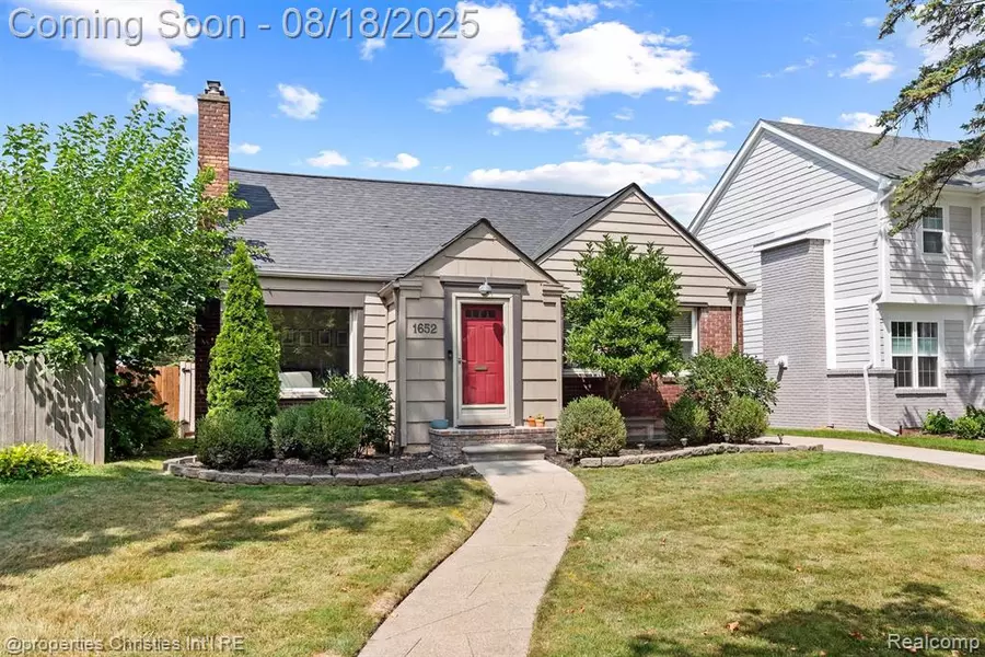 1652 Taunton Road, Birmingham, MI 48009