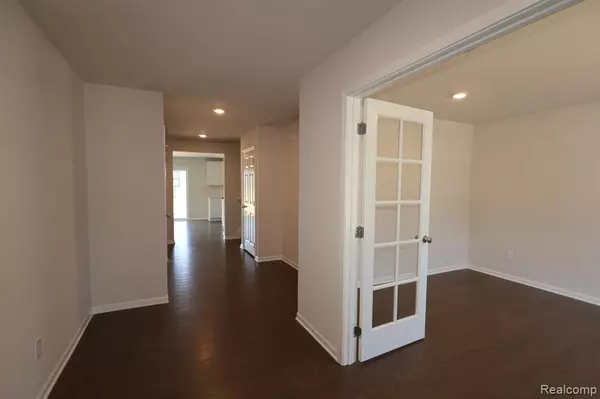 Chelsea, MI 48118,719 Knollwood Bend