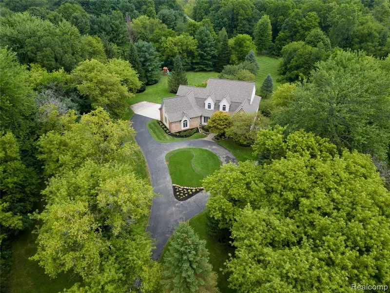 6728 Spring Creek, Plymouth, MI 48170